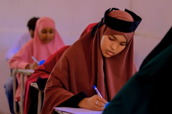 Waxaa maanta si habsami leh uga Socda Xarunta dhexe ee Jaamacadda Plasma Imtixaanka kama dambeysta (Final Exam) ee Semister-ka 1aad , Sanad Waxbara...