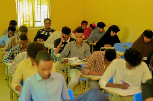 Waxaa maanta si habsami leh uga Socda Xarunta dhexe ee Jaamacadda Plasma Imtixaanka kama dambeysta (Final Exam) ee Semister-ka 1aad , Sanad Waxbara...