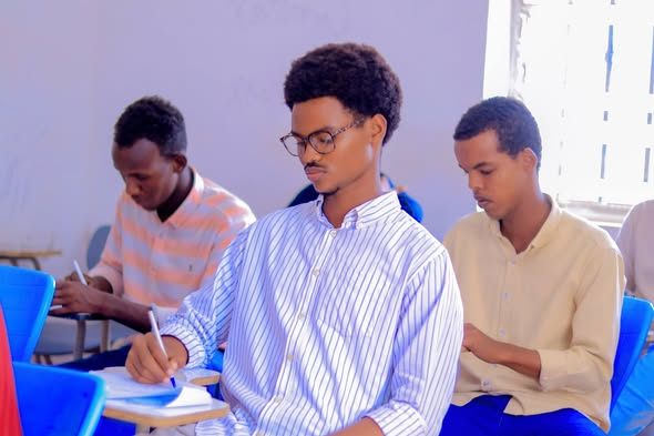 Waxaa Maanta Xarunta dhexe ee Jaamacadda Plasma ka bilawday Imtixaanka kama dambeysta (Final Exam) ee Semister-ka 1aad , Sanad Waxbarasheedka 2025-...