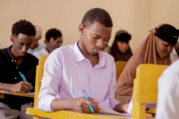Xarun PIU ee Jaamacadda Plasma Waxaa si habsami leh Ardayda ugu bilaawday Maanta Imtixaanka kama dambeyska ah (Final Exam) ee kulliyadaha kala duwa...
