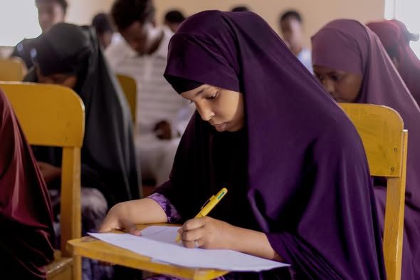 Xarun PIU ee Jaamacadda Plasma Waxaa si habsami leh Ardayda ugu bilaawday Maanta Imtixaanka kama dambeyska ah (Final Exam) ee kulliyadaha kala duwa...