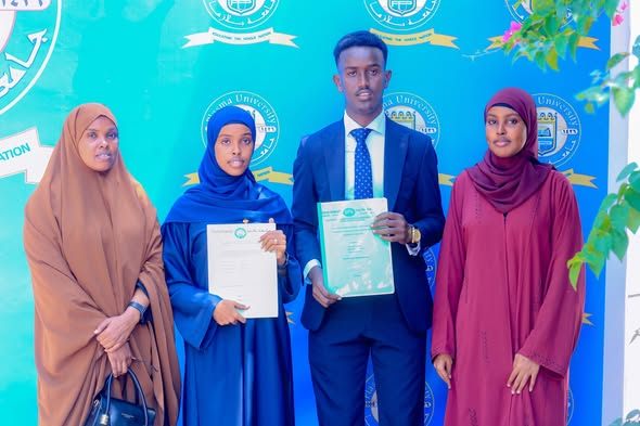 Maalintii 3aad Difaacashada Buuga Qalin_jebinta Dufcaddii 25aad ee Jaamacadda Plasma Xarunta dhexe ee Magaalada Muqdisho.