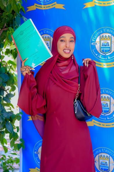 Maalintii 3aad Difaacashada Buuga Qalin_jebinta Dufcaddii 25aad ee Jaamacadda Plasma Xarunta dhexe ee Magaalada Muqdisho.