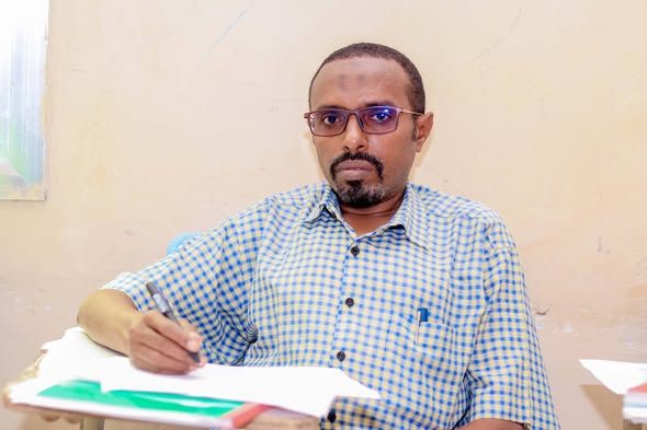 Maalintii 2aad Difaacashada Buuga Qalin_jebinta Dufcaddii 25aad ee Jaamacadda Plasma Xarunta dhexe ee Magaalada Muqdisho.