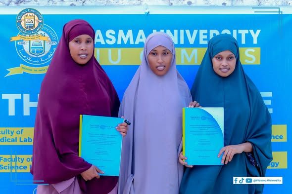 Ardayda Kulliyadaha kala duwan ee Jaamacadda Plasma Xarunta PIU ayaa daafacday Cutubyada hore ee Buuga Qalin-jebinta ( Thesis Proposal )