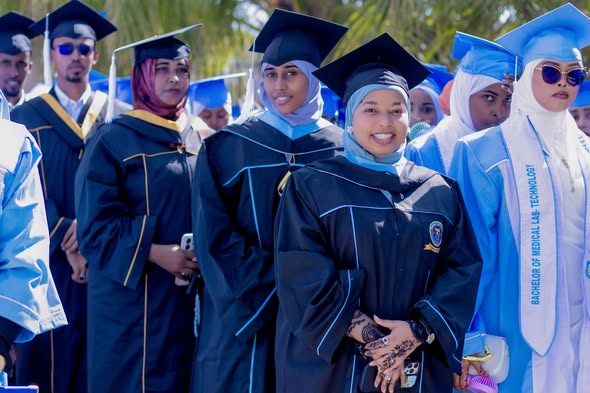 Qaybta 16aad Xafladda Qalinjebinta Dufcadda 16aad ee Jaamacadda Plasma , 1078 Arday ayaa ka qalin-badalanaysa Kulliyadaha kala duwan ee Jaamacadda.