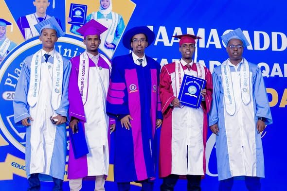 Qaybta 16aad Xafladda Qalinjebinta Dufcadda 16aad ee Jaamacadda Plasma , 1078 Arday ayaa ka qalin-badalanaysa Kulliyadaha kala duwan ee Jaamacadda.