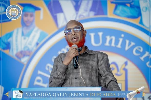 Hadal-jeedinta Guddoomiyaha Mu’assasadda Imaamu Shaafici Ustaad Abdirahman Kubac Xafladda Qalinjebinta Dufcadda 16aad ee Jaamacadda Plasma , 1078 A...