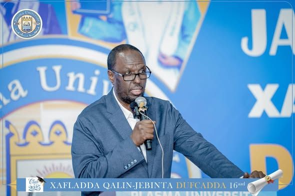 Hadal-jeedinta Gudoomiyaha Dahabshiil Group Mudane Omar Hassan Yolac Xafladda Qalinjebinta Dufcadda 16-aad ee Jaamacadda Plasma , 1078 Arday ayaa k...