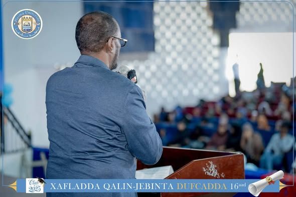 Hadal-jeedinta Gudoomiyaha Dahabshiil Group Mudane Omar Hassan Yolac Xafladda Qalinjebinta Dufcadda 16-aad ee Jaamacadda Plasma , 1078 Arday ayaa k...