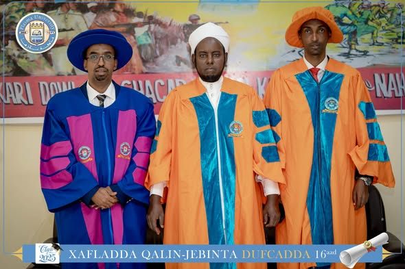 Qaybta 4aad Xaflada Qalin-jabinta Jaamacadda Plasma waxaa ka soo qayb galay Sheikh shaakir Gudoomiyaha Urur Siyaasadeedka Towfiiq.