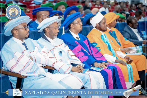 Qaybta 4aad Xaflada Qalin-jabinta Jaamacadda Plasma waxaa ka soo qayb galay Sheikh shaakir Gudoomiyaha Urur Siyaasadeedka Towfiiq.