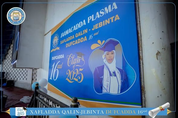 Qaybta 2aad Xafladda Qalinjebinta Dufcadda 16-aad ee Jaamacadda Plasma , 1060 Arday ayaa ka qalin-badalanaysa Kulliyadaha kala duwan ee Jaamacadda.