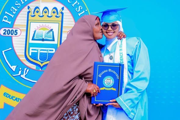 Todobaadka Qalin-jebinta Dufcadda 16_aad ee Jaamacadda Plasma.