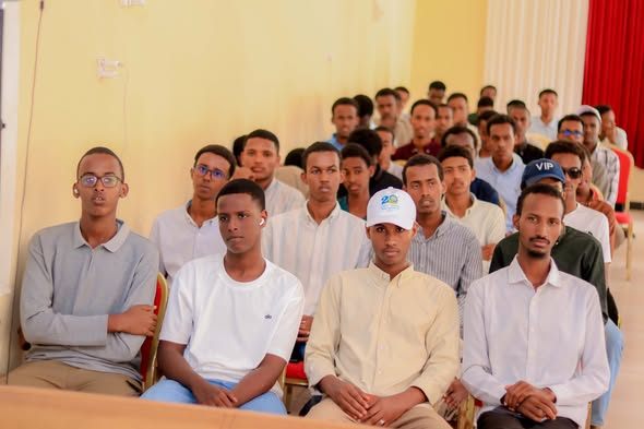 Maalinta_12aad ◇Waxaa si habsami leh u socda booqashada Ardayda Dugsiyada sare Form-4 ay ku imaanayaan Jaamacadda Plasma.