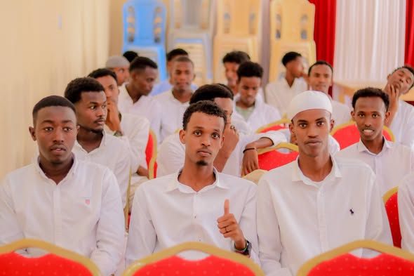 Maalinta_10aad ◇Waxaa si habsami leh u socda booqashada Ardayda Dugsiyada sare Form-4 ay ku imaanayaan Jaamacadda Plasma.