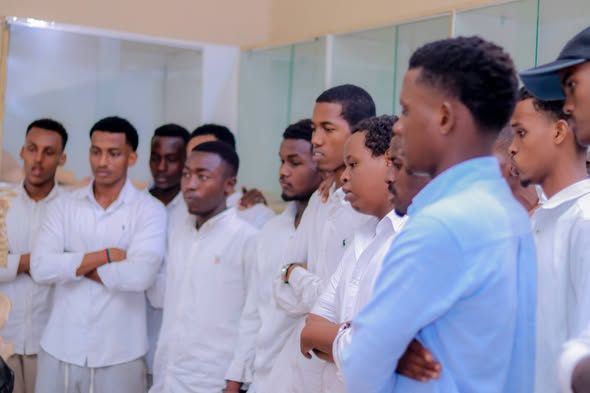 Maalinta_10aad ◇Waxaa si habsami leh u socda booqashada Ardayda Dugsiyada sare Form-4 ay ku imaanayaan Jaamacadda Plasma.