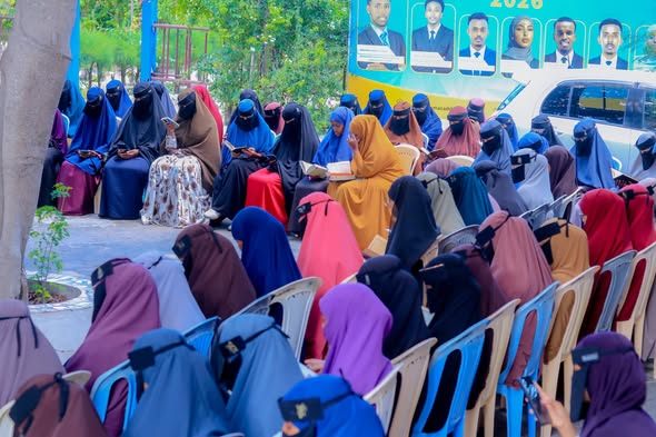 Maamulka, Macallimiinta iyo Ardayda Jaamacadda Plasma ayaa Maanta isagu yimid kulan loogu sameeyay Duco iyo Qur'aan aqris, Alle Naxariista Janno ha...
