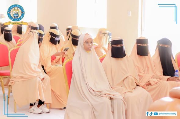 Maalinta_8aad ◇Waxaa si habsami leh u socda booqashada Ardayda Dugsiyada sare Form-4 ay ku imaanayaan Jaamacadda Plasma.