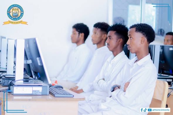 Maalinta_7aad ◇Waxaa si habsami leh u socda booqashada Ardayda Dugsiyada sare Form-4 ay ku imaanayaan Jaamacadda Plasma.