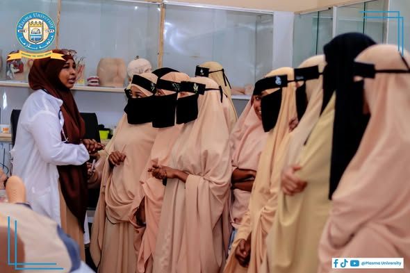 Waxaa si habsami leh u socda booqashada Ardayda Dugsiyada sare Form-4 ay ku imaanayaan Jaamacadda Plasma.