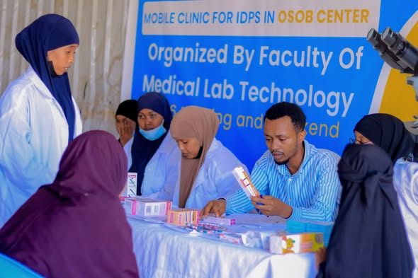 Ardayda Kulliyadda Culuumta Sheybaarka ee Jaamacadda Plasma ayaa adeeg Caafimaad lacag la'aan ah oo isugu jira baaritaan iyo daawo qaybin u sameeya...