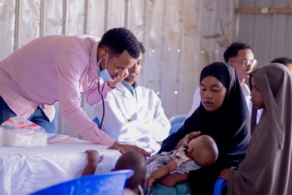 Qaybtii 2aad Ardayda dhigata Kulliyadda Cilmiga Sheybaarka oo ay wehliyaan Dhaqaatiirta Jaamacadda Plasma ayaa baaritaano, Daaweyn iyo La-talin caa...