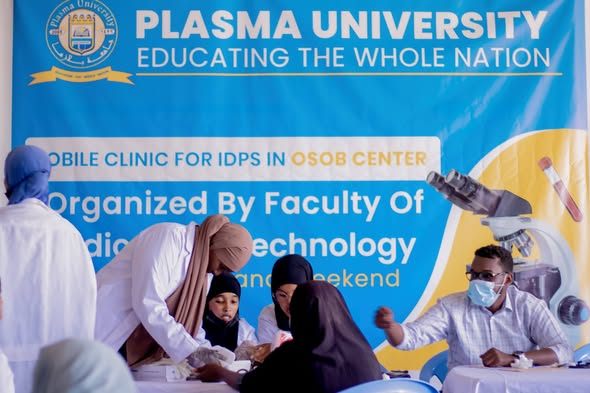 Ardayda dhigata Kulliyadda Cilmiga Sheybaarka oo ay wehliyaan Dhaqaatiirta Jaamacadda Plasma ayaa baaritaano, Daaweyn iyo La-talin caafimaad ugu sa...