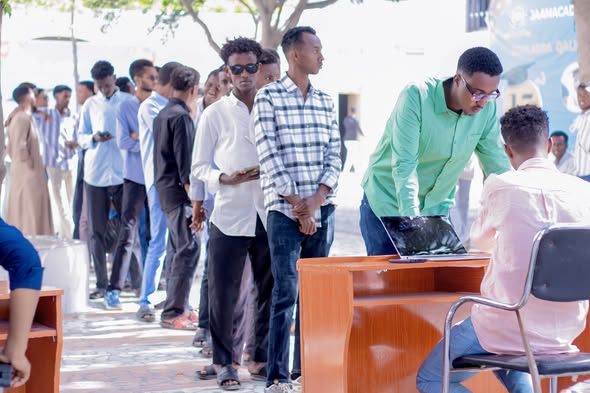 Ardayda ayaa maanta Safaf dhaa-dheer u gashay doorashada Gudoomiyaha iyo ku xigeenka Midowga Ardayda Jaamacadda Plasma.